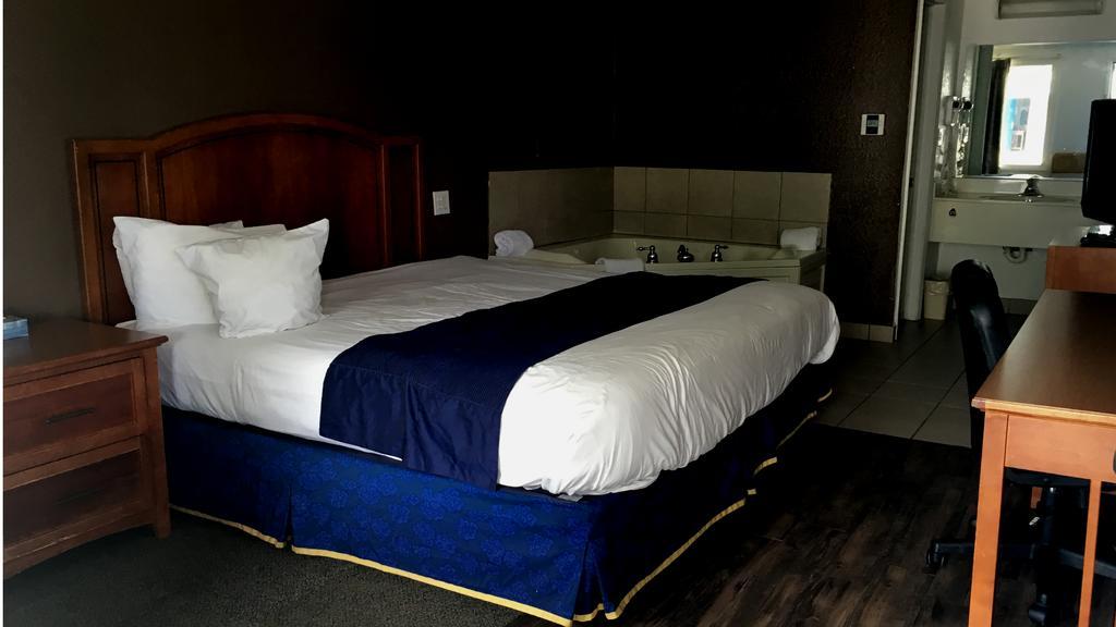 Americas Best Value Inn & Suites Джаксън Екстериор снимка
