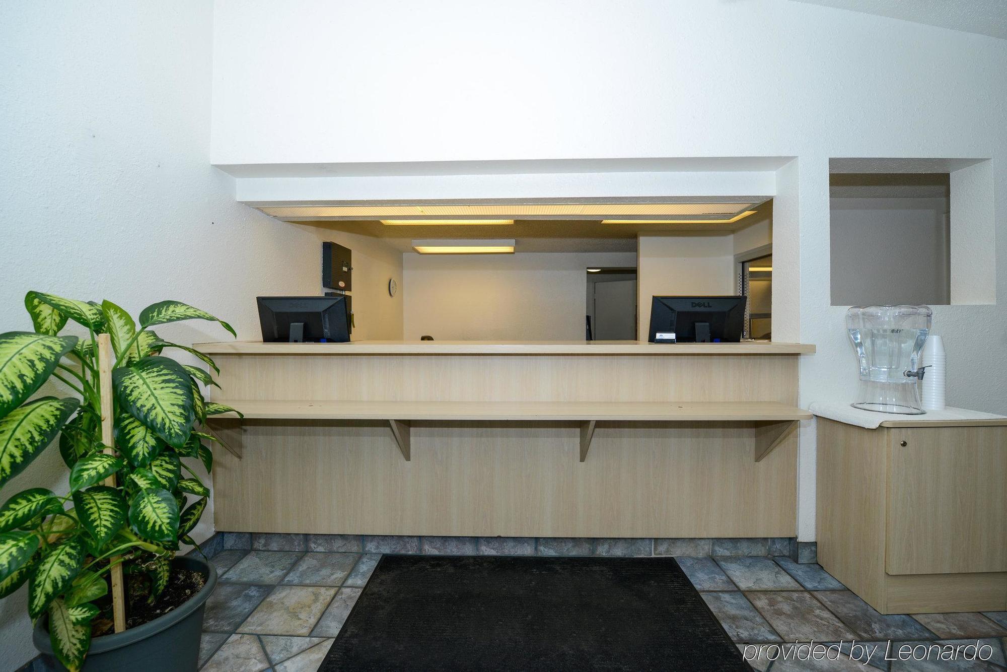 Americas Best Value Inn & Suites Джаксън Екстериор снимка