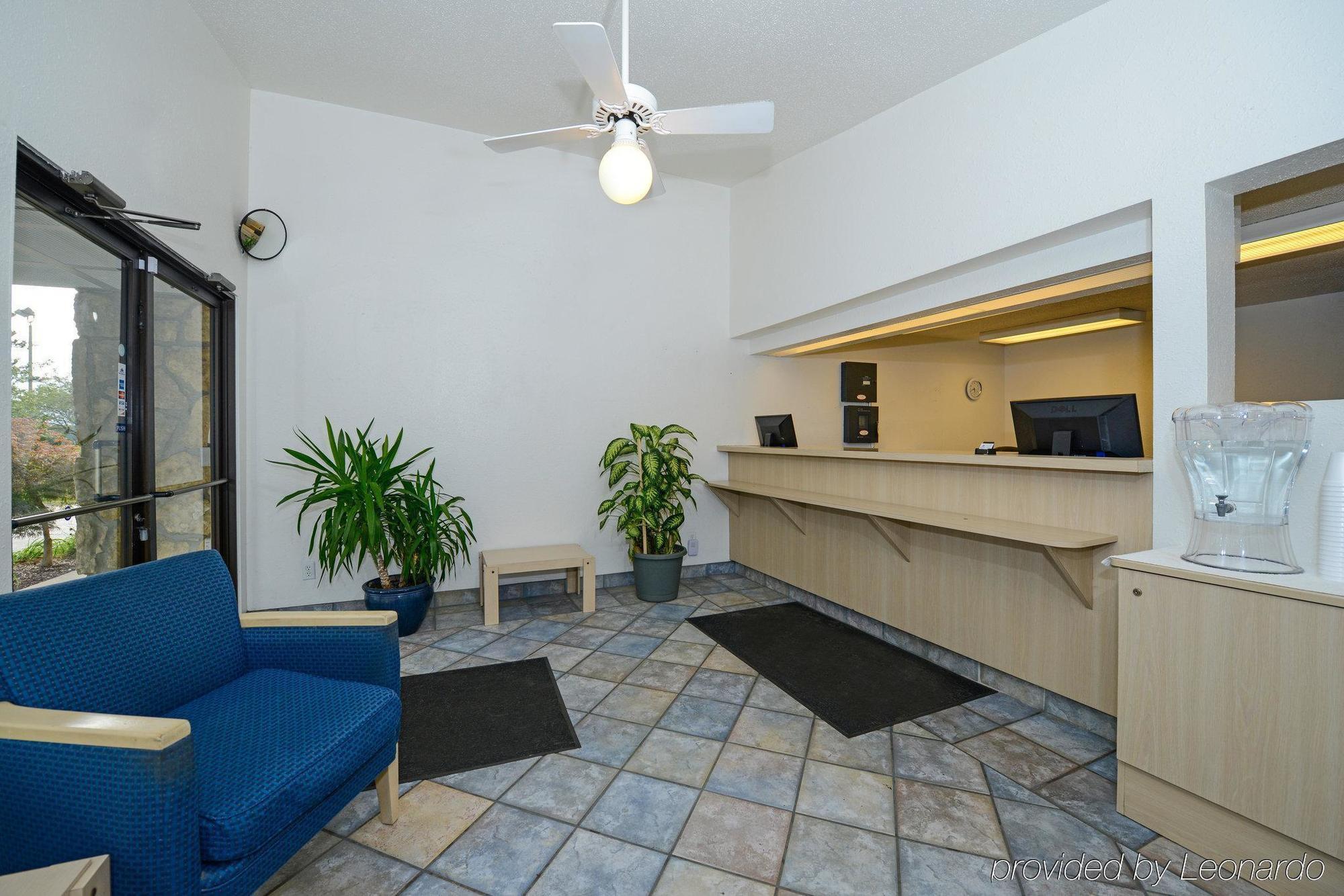 Americas Best Value Inn & Suites Джаксън Екстериор снимка