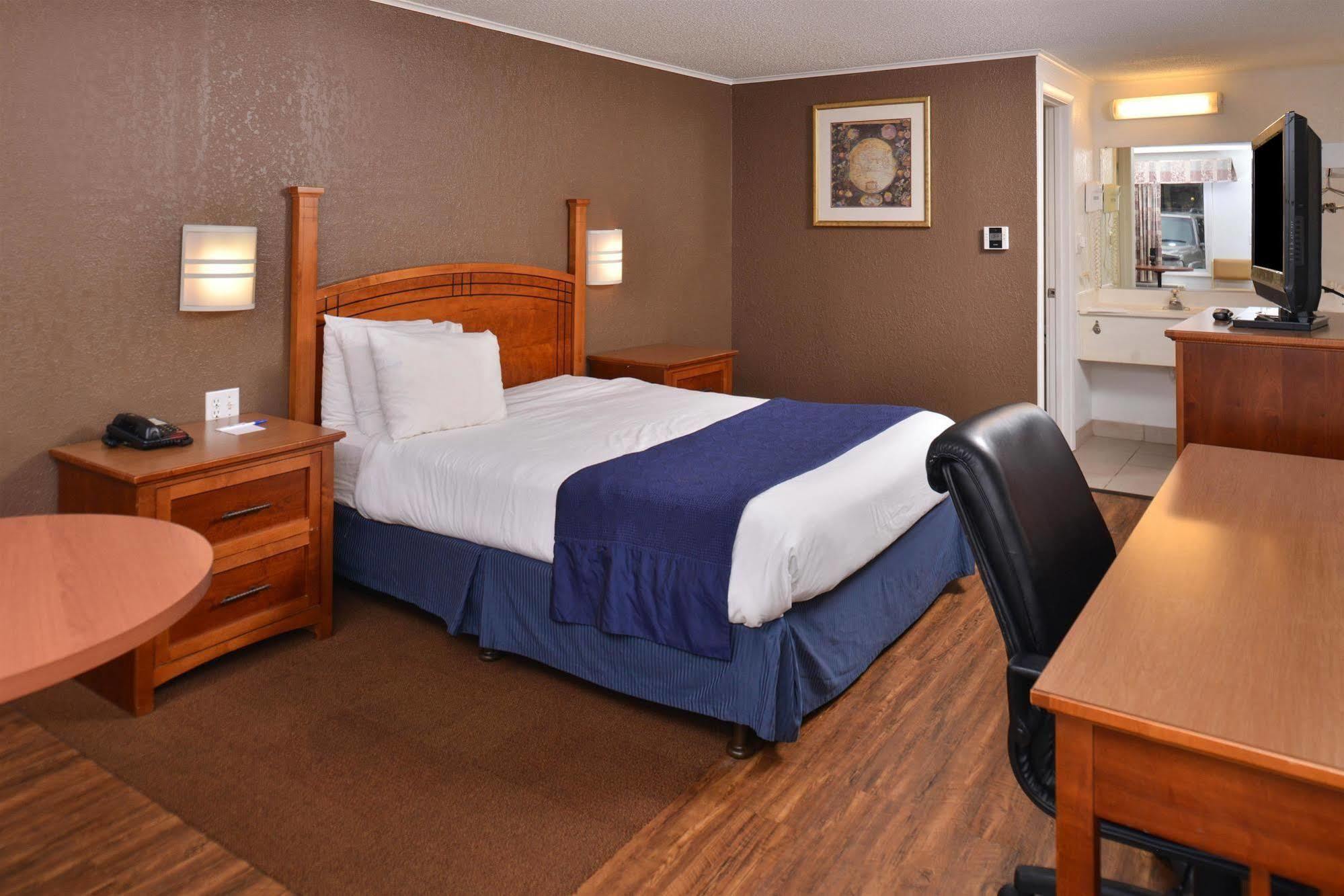 Americas Best Value Inn & Suites Джаксън Екстериор снимка