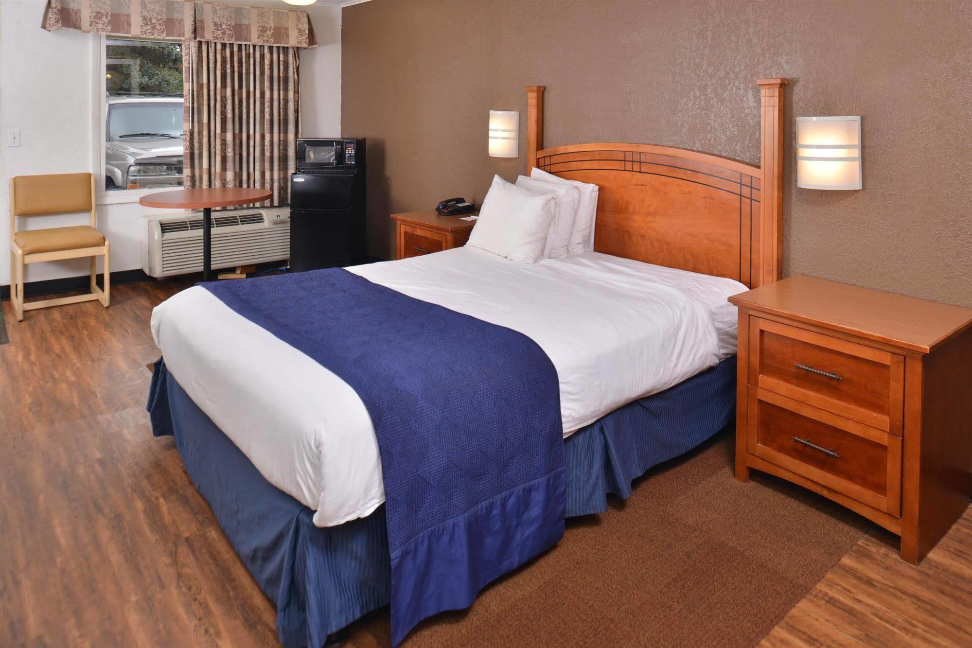 Americas Best Value Inn & Suites Джаксън Екстериор снимка